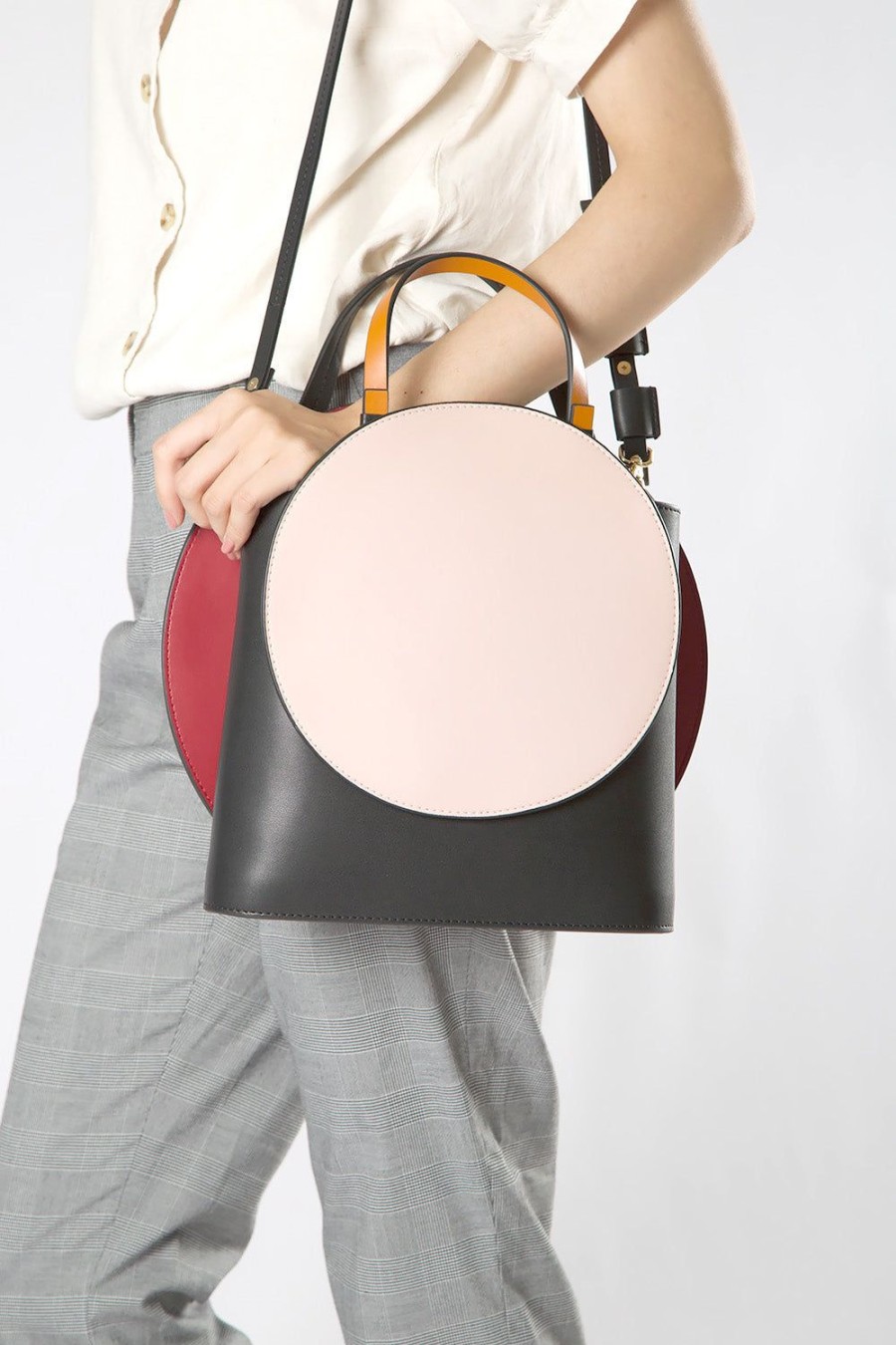 Handbags ALL BLACK Footwear | Circle Graphic Pink