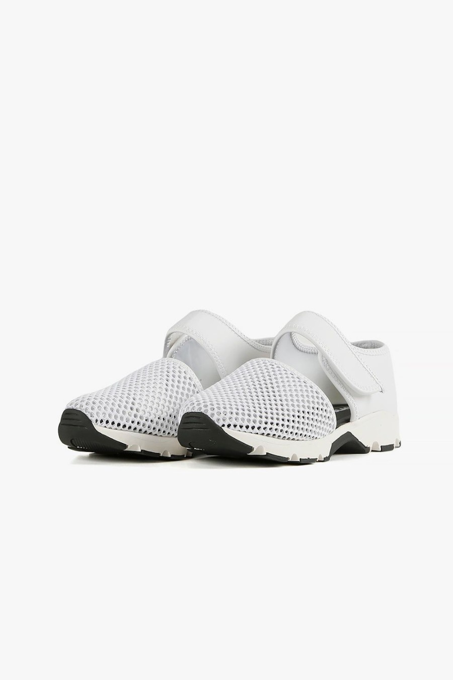 Categories ALL BLACK Footwear | Easy Mesh White